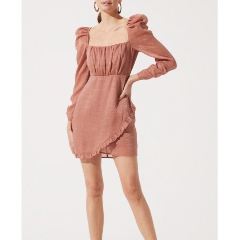 ASTR The Label Mauve Puff Sleeve Ruffle Shimmer
Mini Cocktail Dress